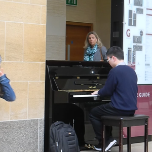 白丝美女被狂干
